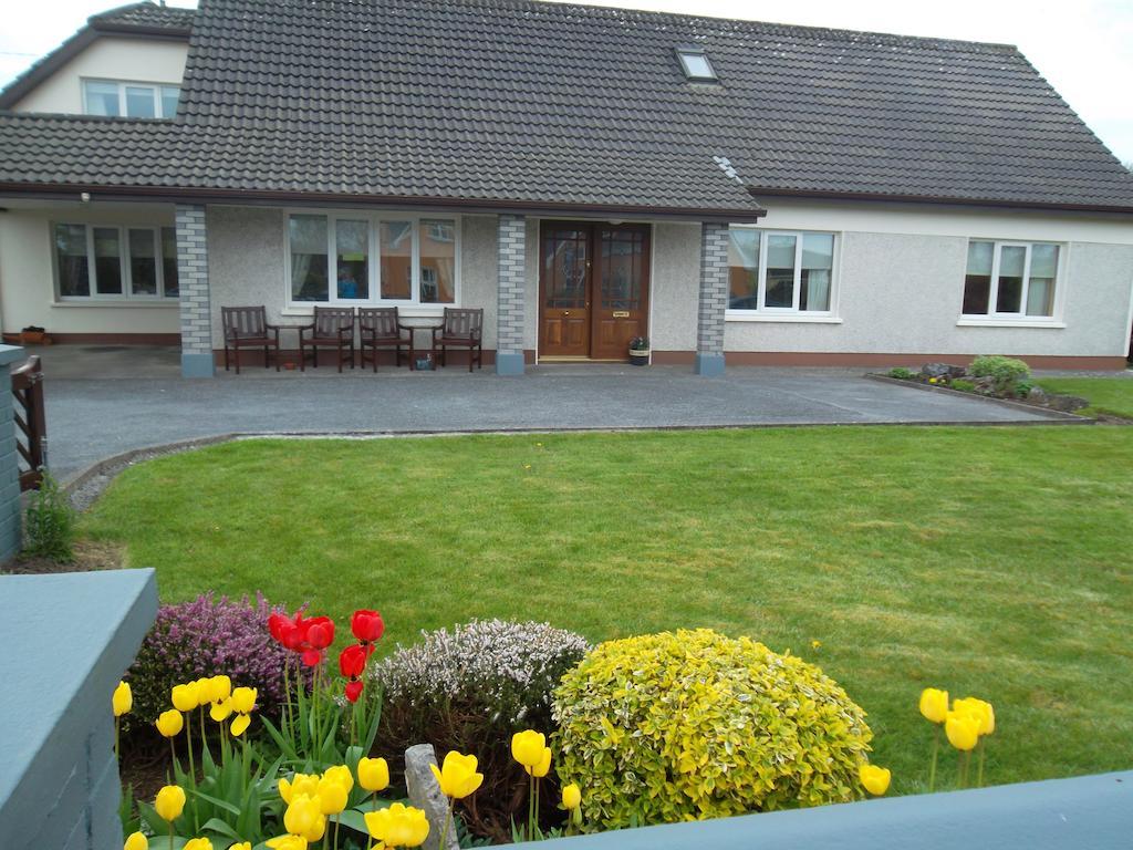 Gentian Villa B&B Ballyvaughan Esterno foto